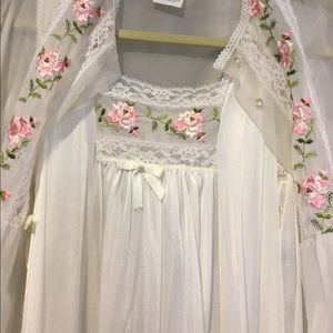 Vintage 70’s Robe and night gown